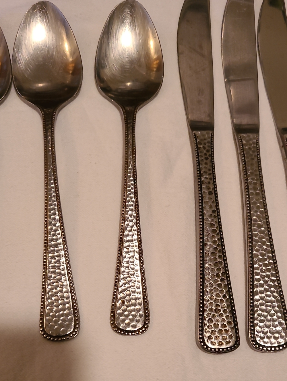 United Silver Co US Stainless Japan Hammeted Texture Bead Border, 10pc Flatware